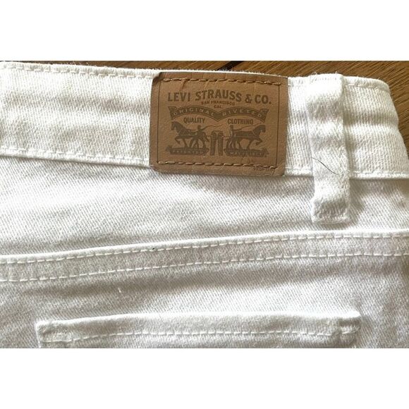 Levi's Girl White Bermuda Denim Shorts 14 Reg Five Pockets Front Zip Button - Picture 3 of 5